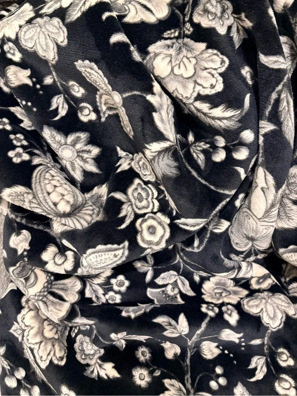 Plush Floral Throw Blanket - Black and White, UEC, non smokers house